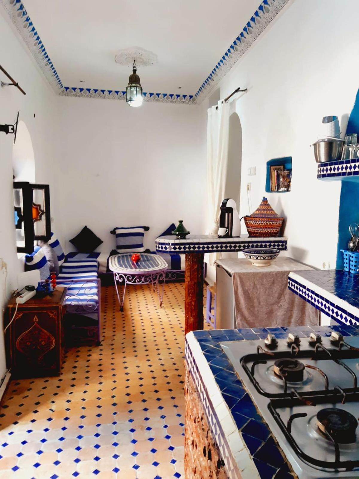 Dar Imran Apartment Есувейра Екстериор снимка